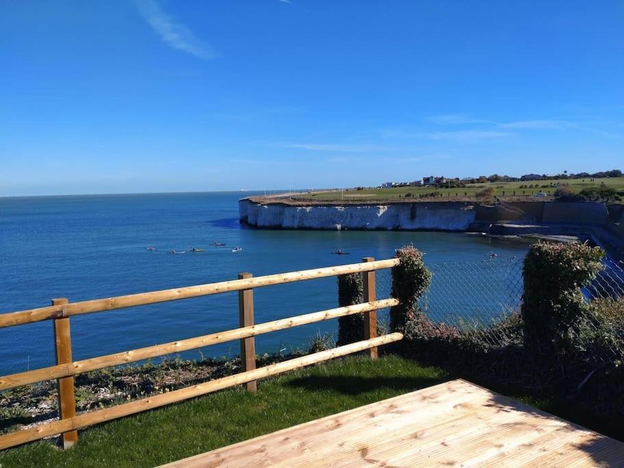 Spring Tide Cliff Top Glamping Pod With Direct Sea Views Birchington-on-Sea Zewnętrze zdjęcie